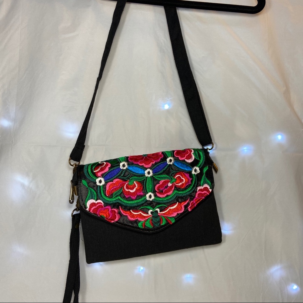 NWOT *FINAL PRICE* Floral Purse Clutch Crossbody